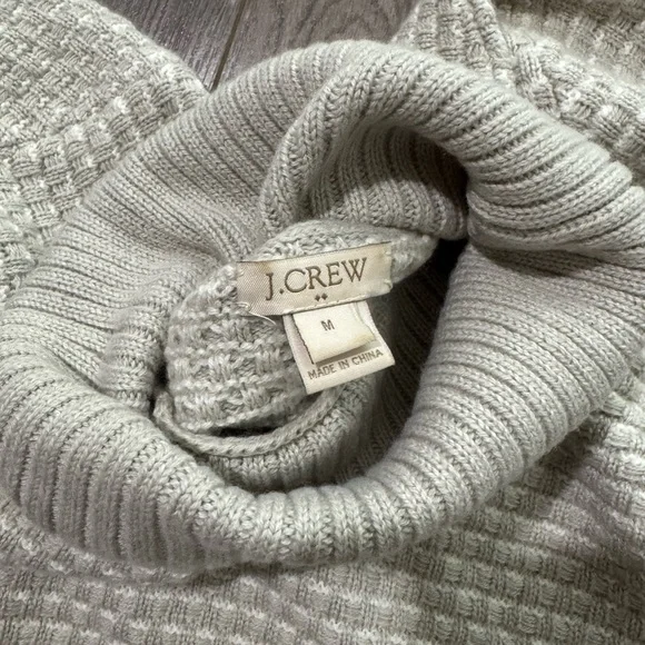 J Crew grey and white soft turtleneck sweater M - Picture 4 of 5